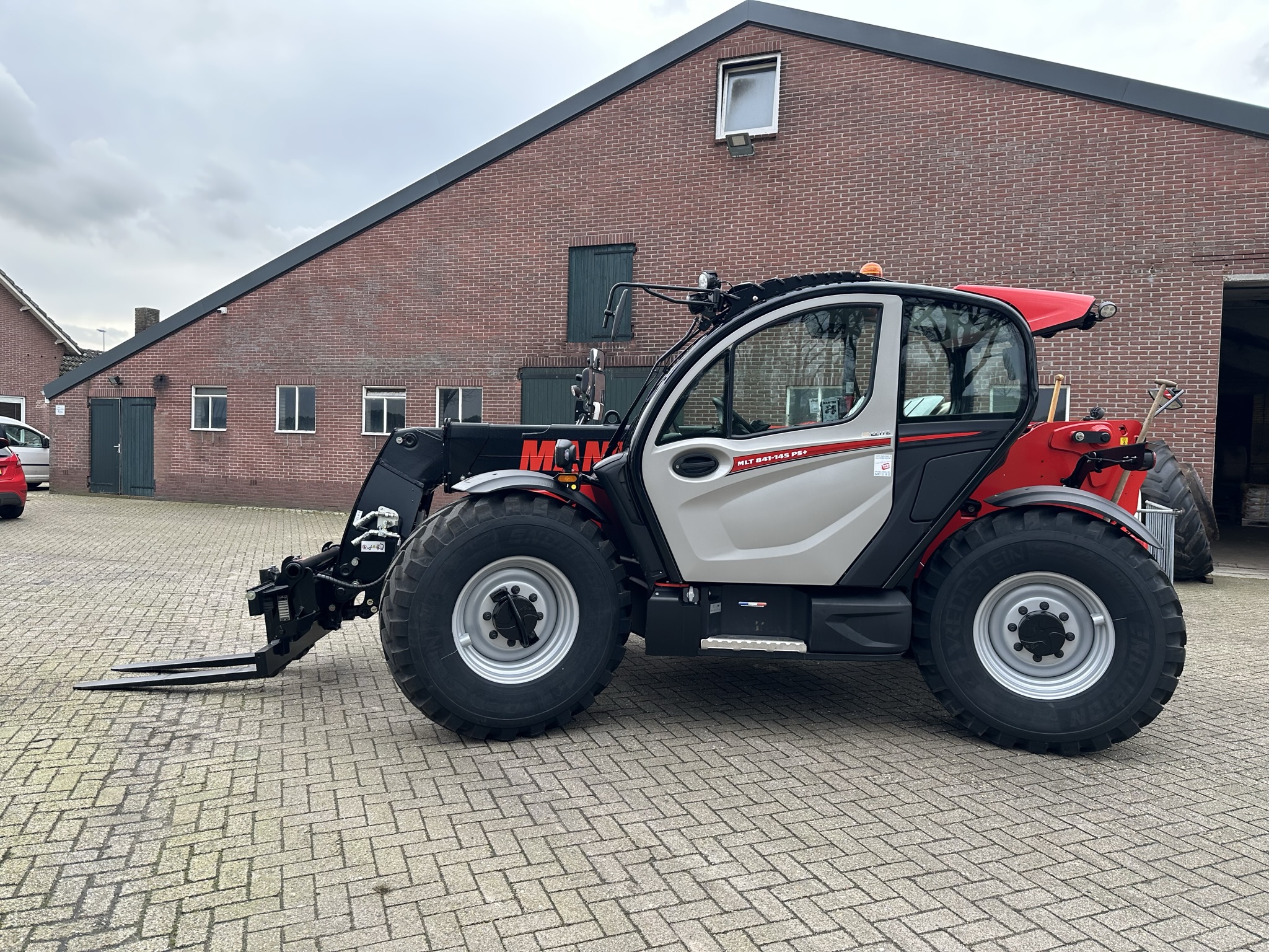 Nieuwe MLT 841 - 145 V+ afgeleverd