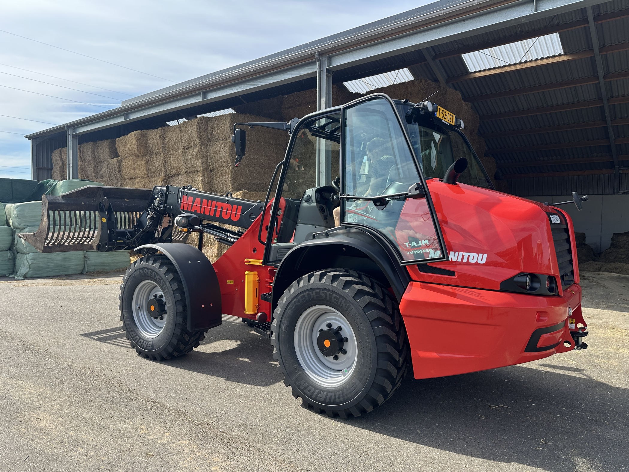 Manitou MLA 533 - 145 V+.