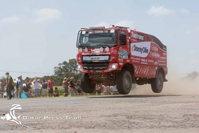 VHS sponsor van Tontrans in Dakar