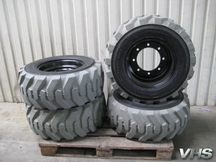 Non marking tyres