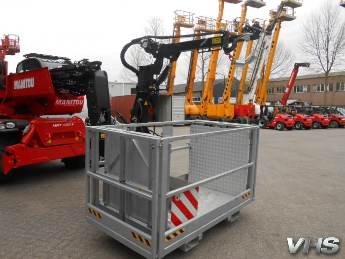Extendable platform with winch